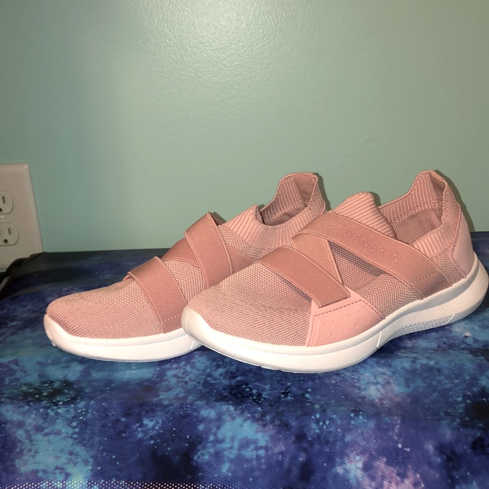 Danskin Elite size 8